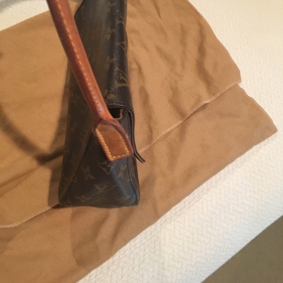 Louis Vuitton Handbag - Picture 2 of 8