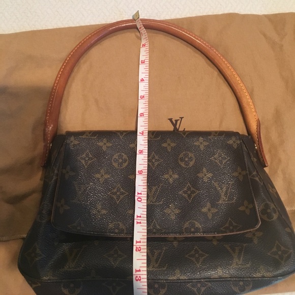 Louis Vuitton Handbag - Picture 7 of 8