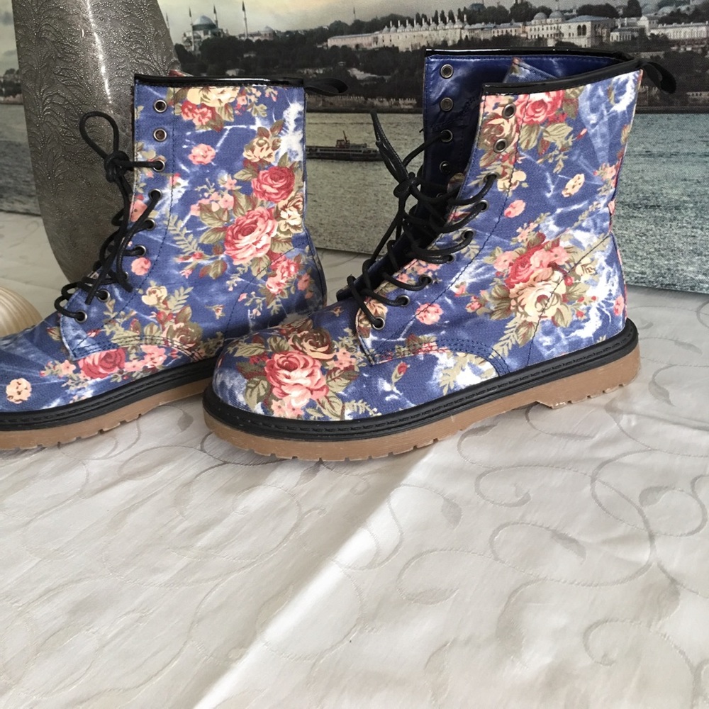 SALE Denim jean with roses boot