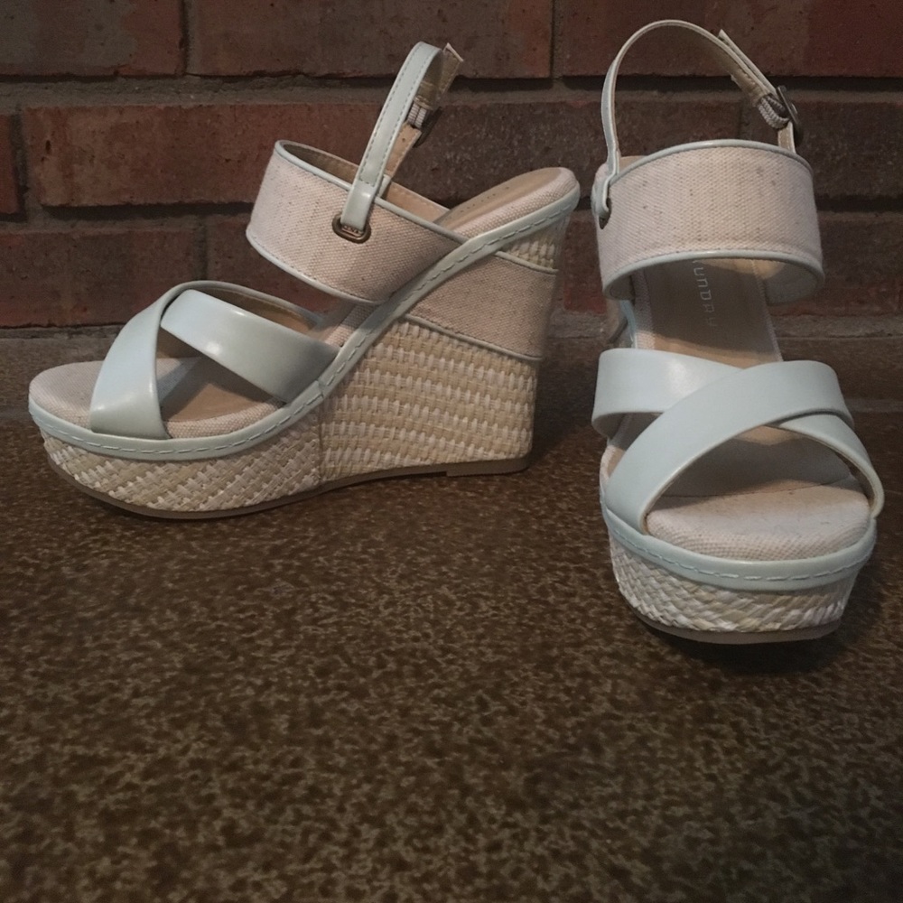 Chinese Laundry Wedges