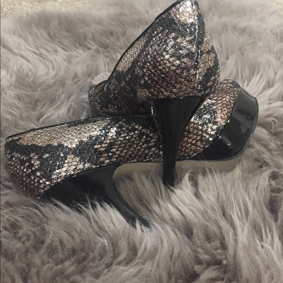 Platform heels - Picture 2 of 2