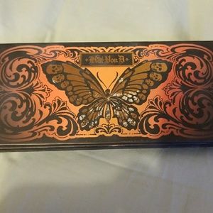 Kat von d monarch eyeshadow palette