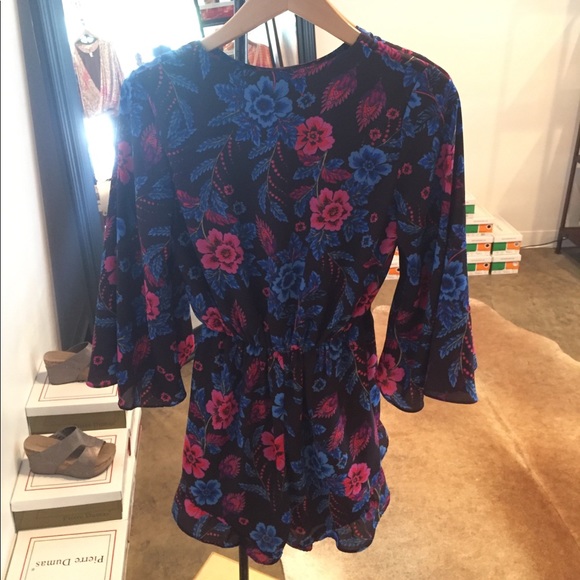 NWT Floral Bell Sleeve Romper - Picture 3 of 3