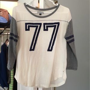 American eagle Long-sleeve Graphic Tee