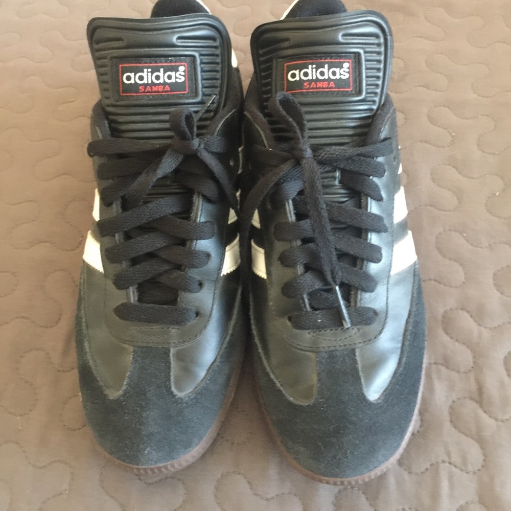 Samba soccer shoes