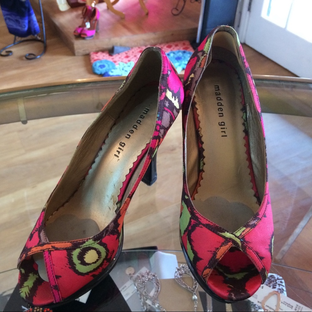 Madden girl floral pumps