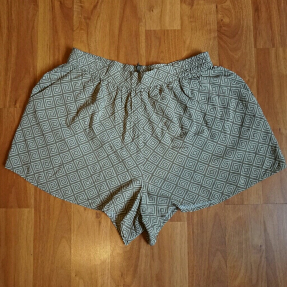 Fossil Geometric Print Flowy Shorts