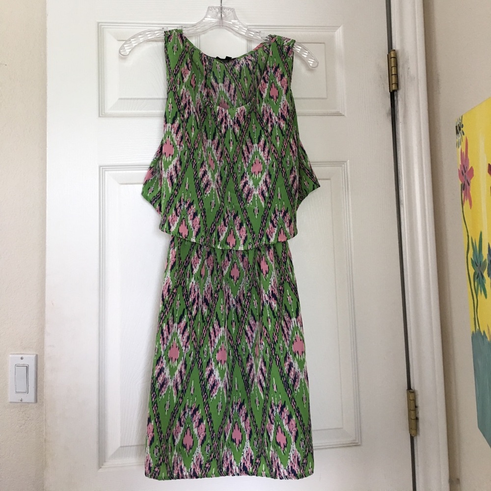 Green patterned dress with open back