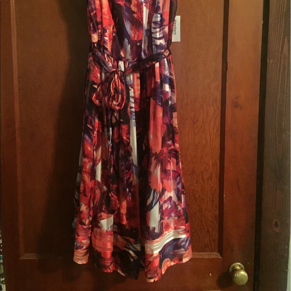 Women's sleeveless dress with sash tie - Picture 3 of 3