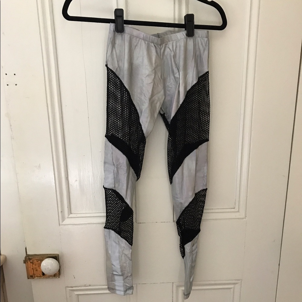 NASTY GAL HOLOGRAPHIC LEGGINGS! SMALL