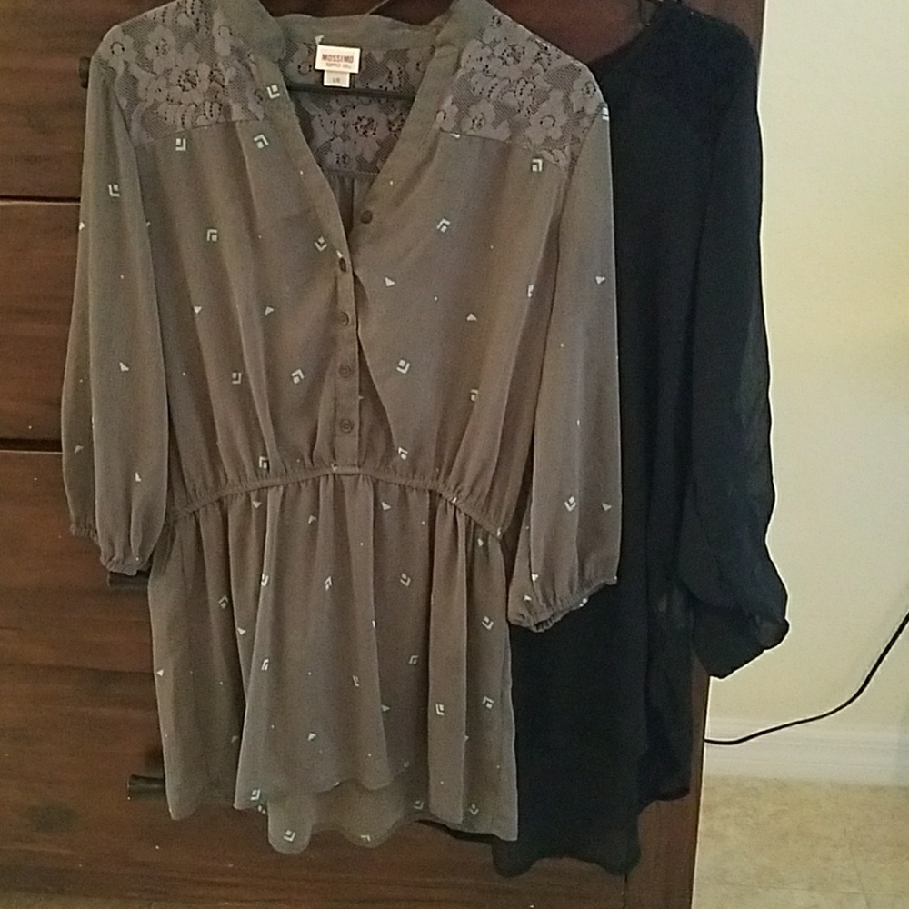 👀2 Mossimo shear dress shirts