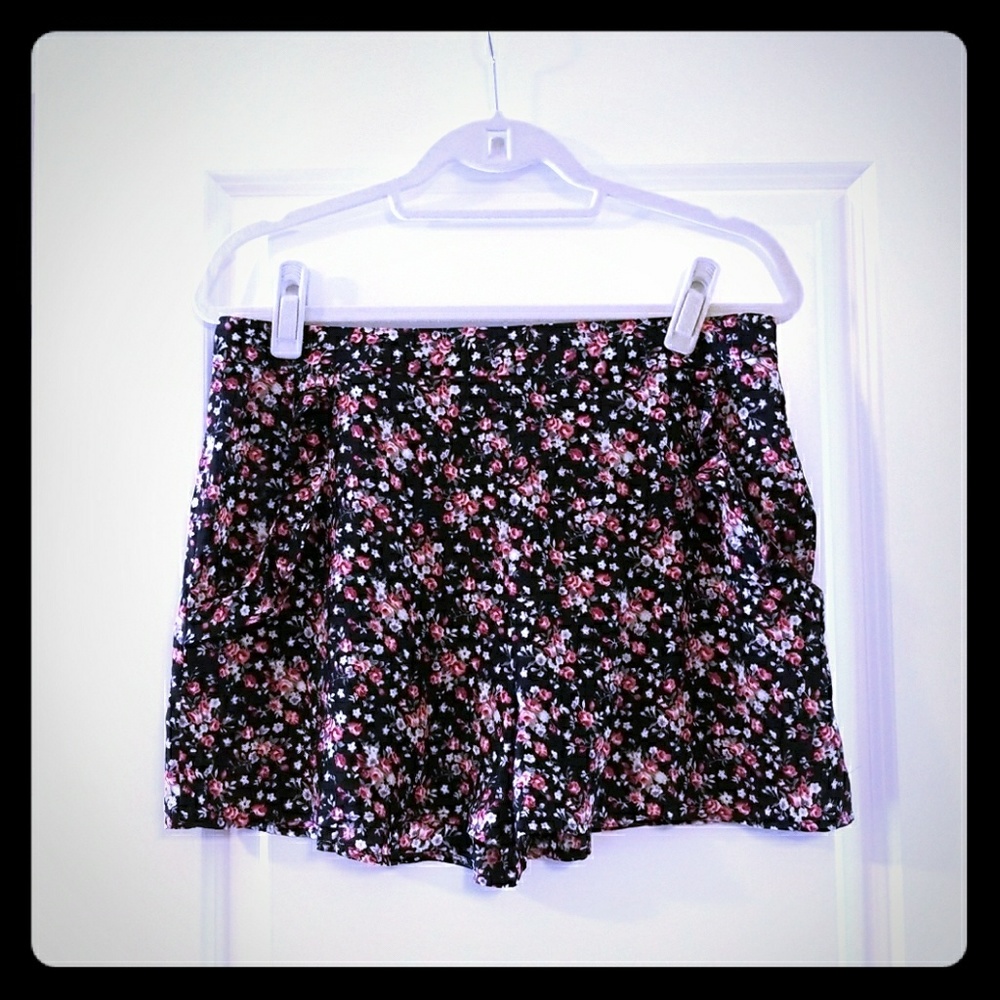 Soprano Brand New Shorts - NWOT
