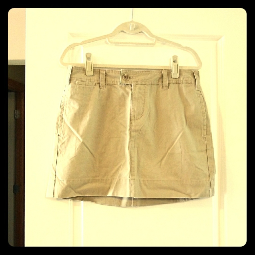 GAP Khaki Skirt, Never Worn, Great condition