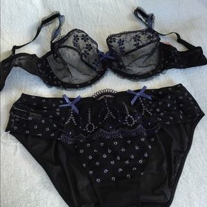 Chantelle "Caprice" Demi-bra / panty set NWT