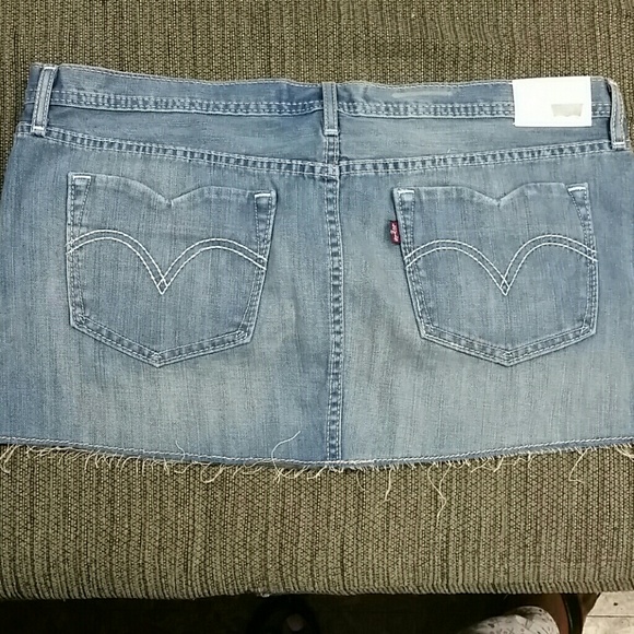 Denim levis skirt - Picture 3 of 4