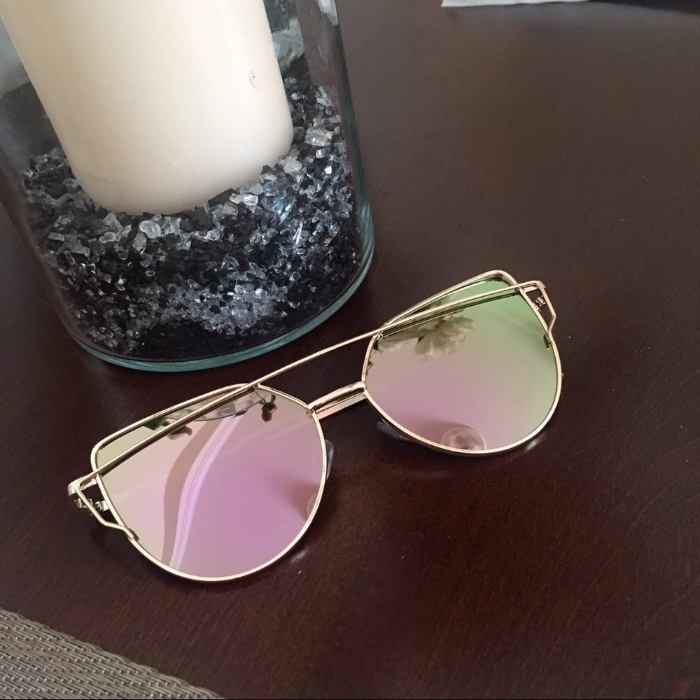 💕CAT EYE ROSE GOLD SUNGLASSES💕 - Picture 4 of 6