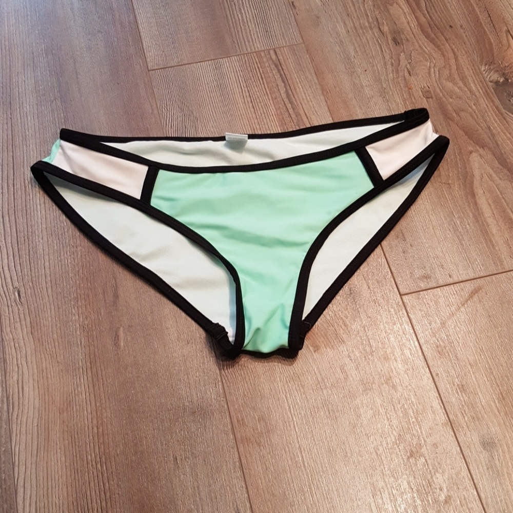 Swimsuit bottoms brand new never worn