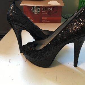 Vera Wang White label peep toe heels