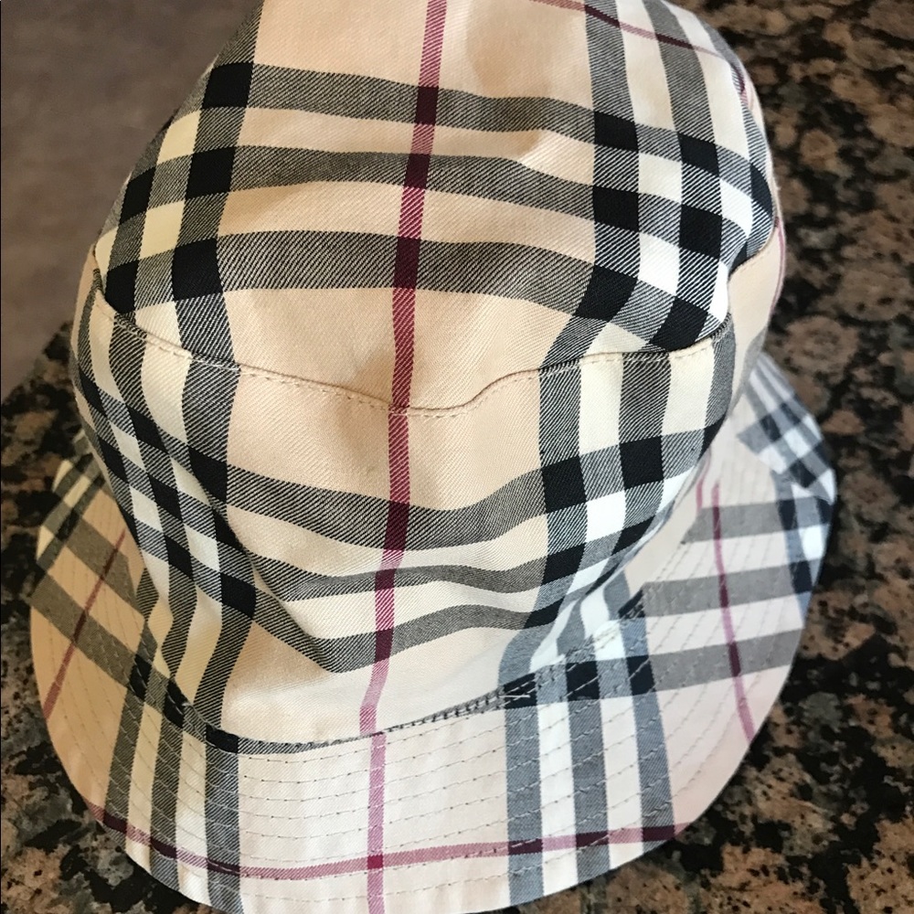 Burberry hat