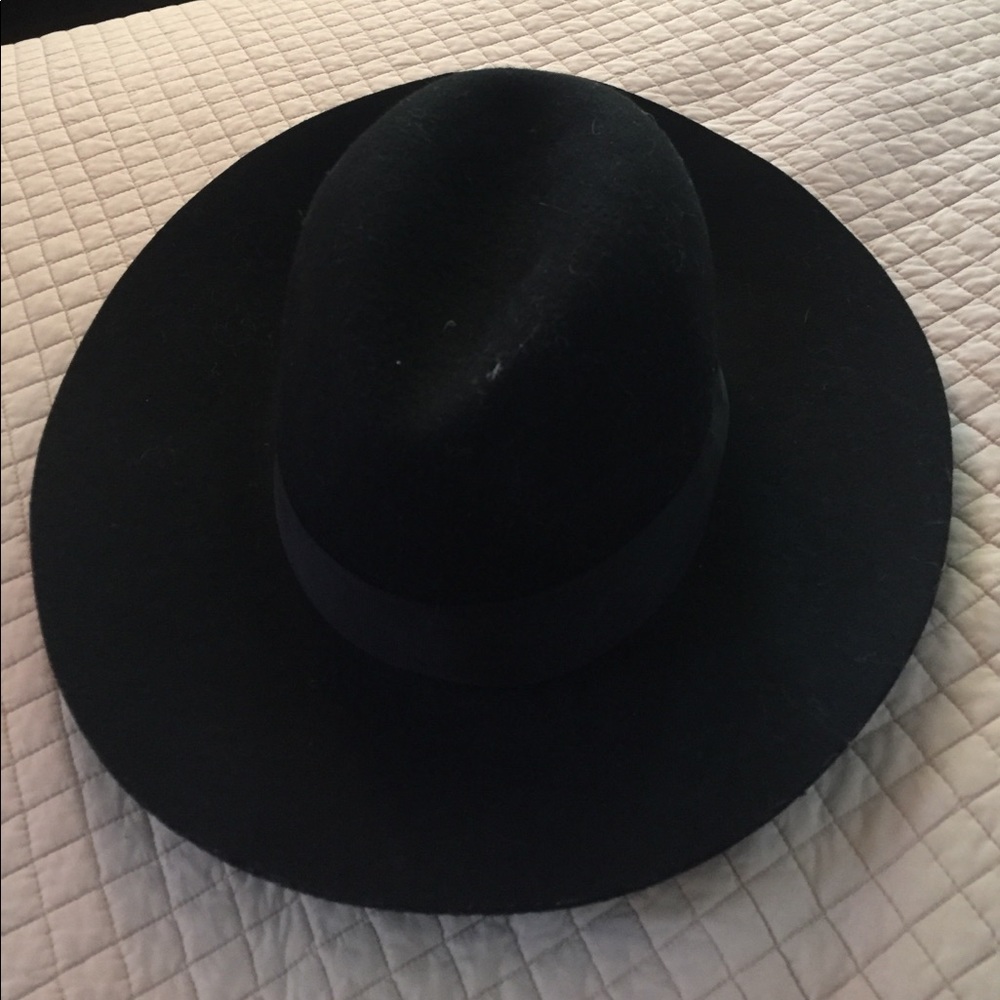 trendy black hat