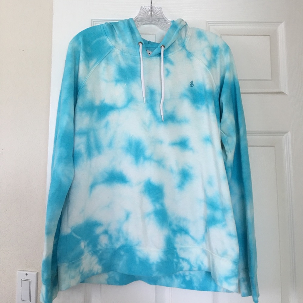 White and blue sweatshirt