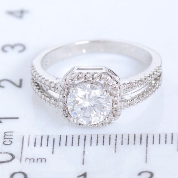 Halo fashion ring! - Picture 4 of 4