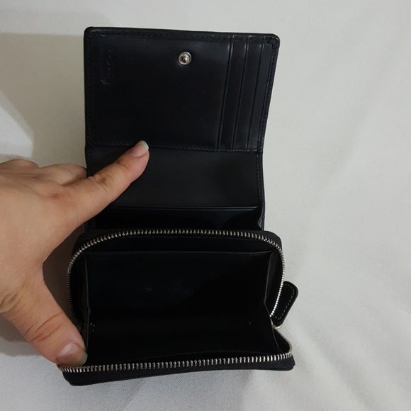 Coach - Picture 2 of 7