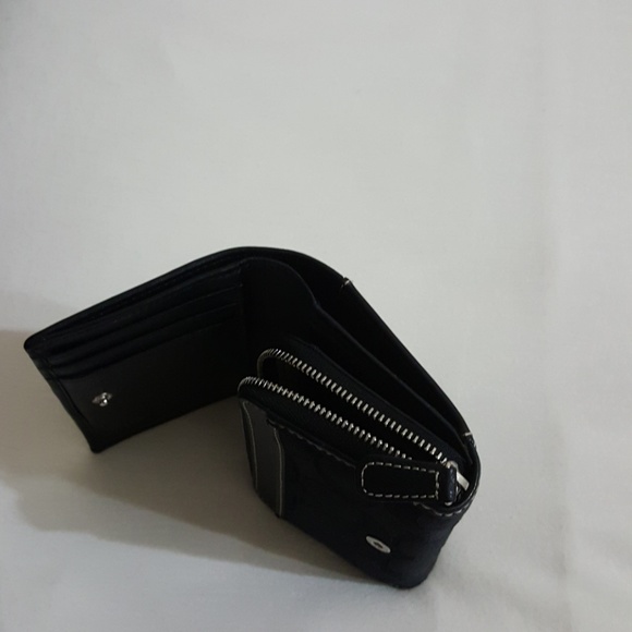 Coach - Picture 3 of 7