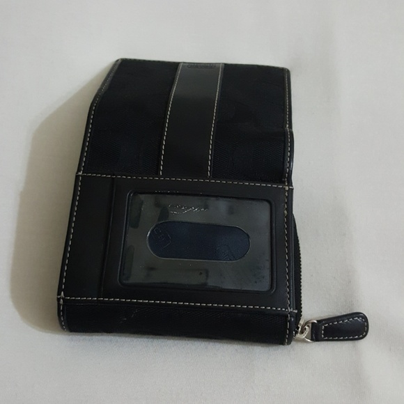 Coach - Picture 4 of 7