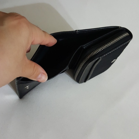 Coach - Picture 5 of 7