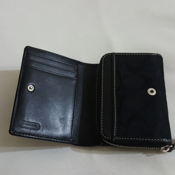 Coach - Picture 6 of 7