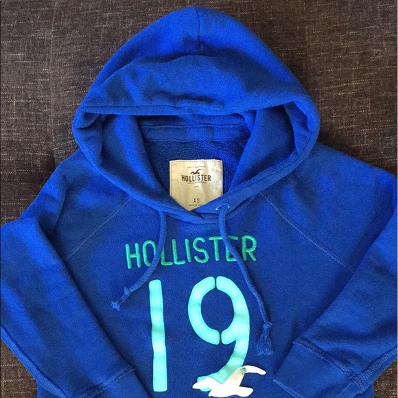 XS Hollister sweatshirt - Picture 2 of 3