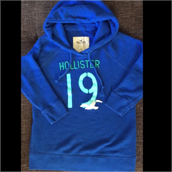 XS Hollister sweatshirt - Picture 3 of 3