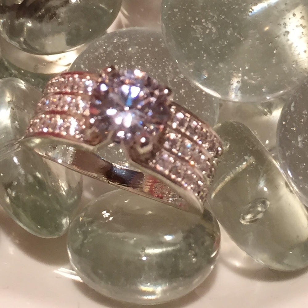 Stunning fashion ring! - Picture 3 of 5