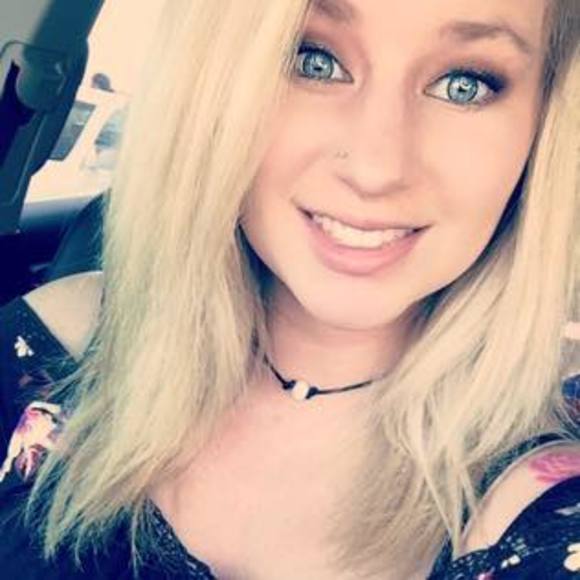 Meet your Posher, Gabby - Picture 1 of 1