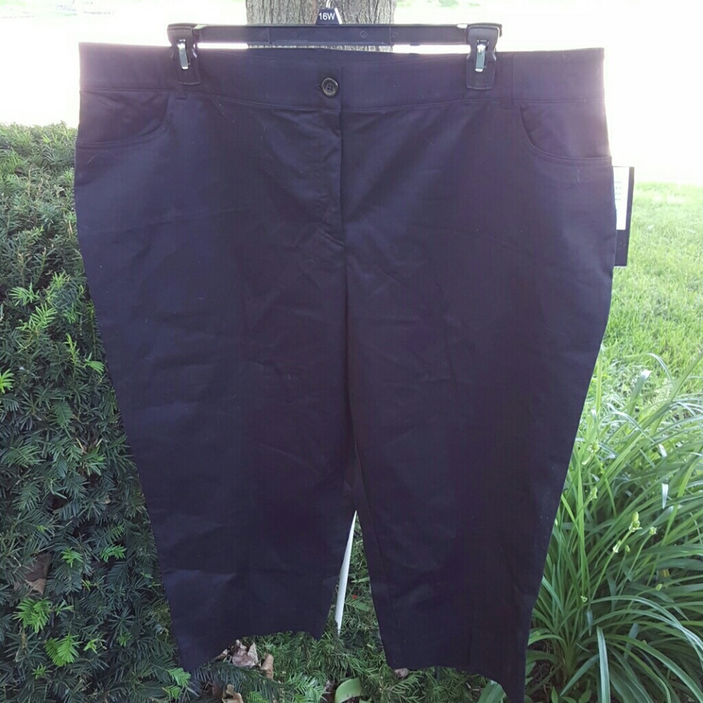 Black Capris