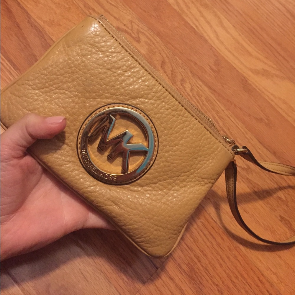Gently used authentic Michael Kors wristlet