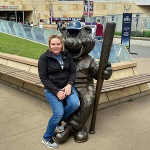 Meet your Posher, Cassandra