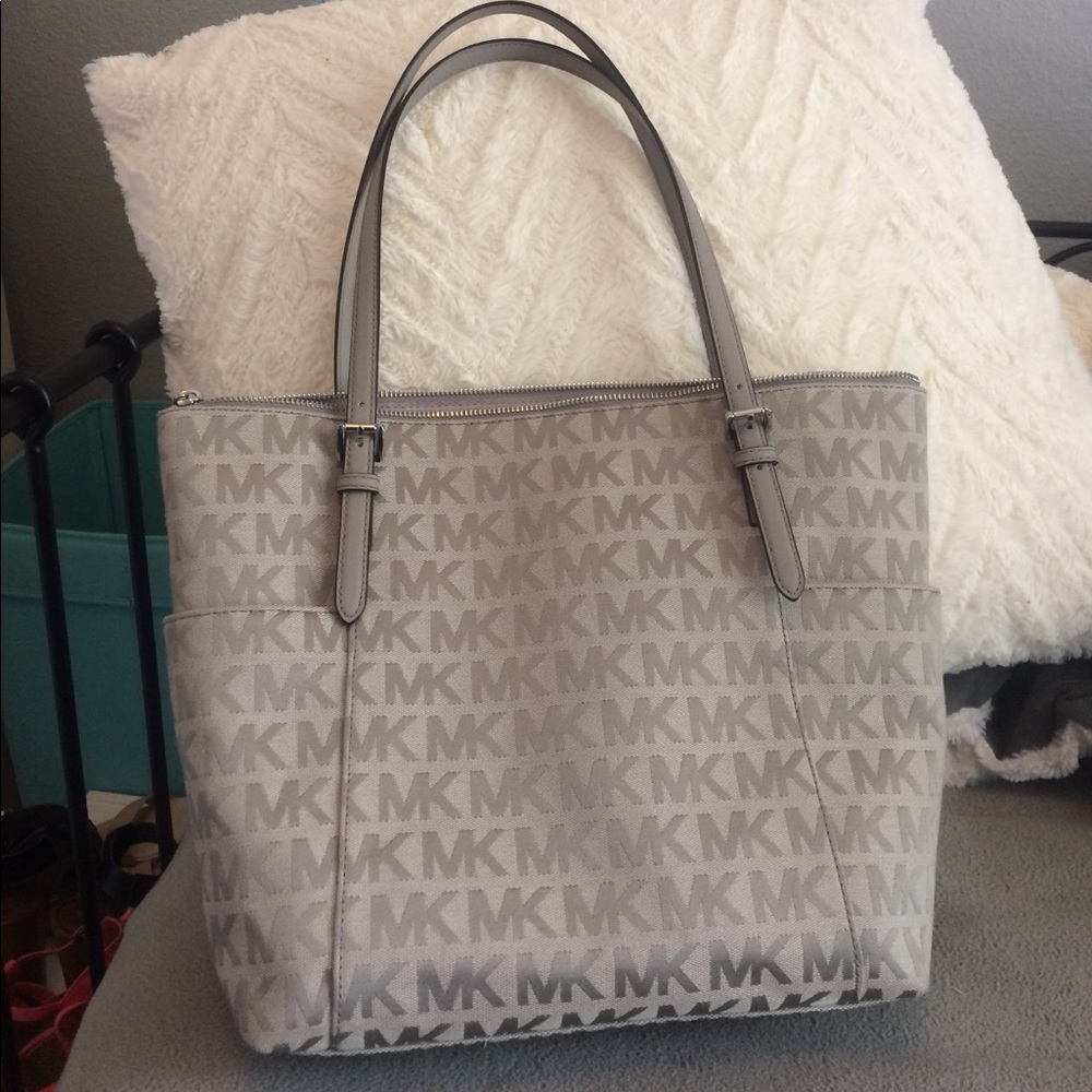 Michael Kors Jet Set Logo tote