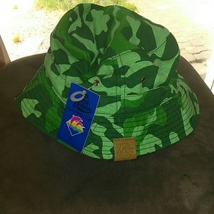 Bucket hat