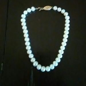 Pearl bracelet with 14 karat clasp