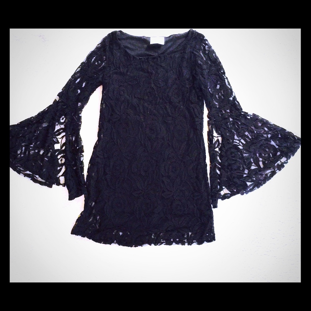 Cute cocktail black dress