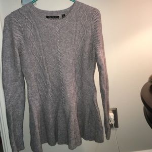 Gray Quilted Sweater: Size Small