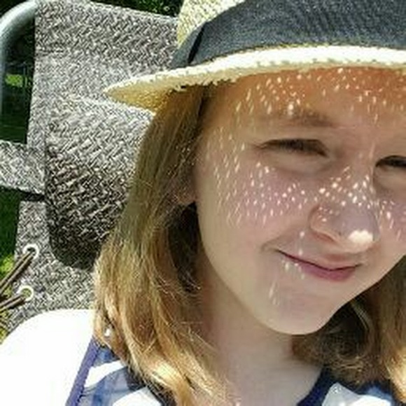 Meet your Posher, Stacia - Picture 1 of 1