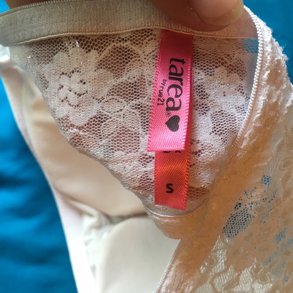 Super cute white bandeau/bralette - Picture 2 of 2