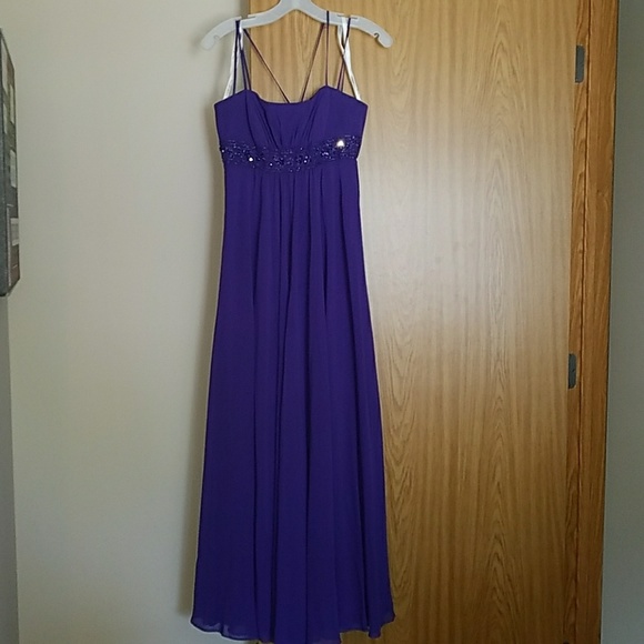 David Bridal gown - Picture 1 of 3