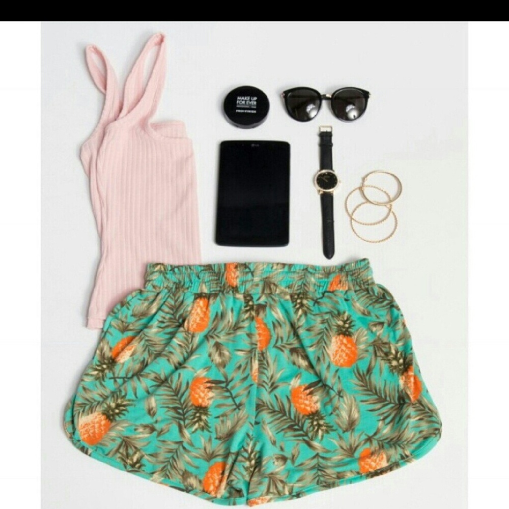 Pineapple shorts🌸