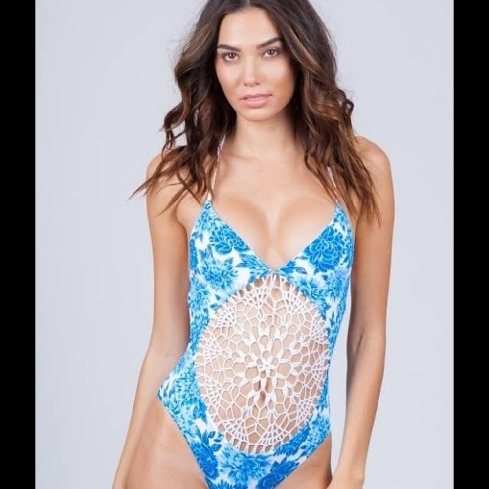 Frankie's bikinis sold out print BNWT SIZE LARGE