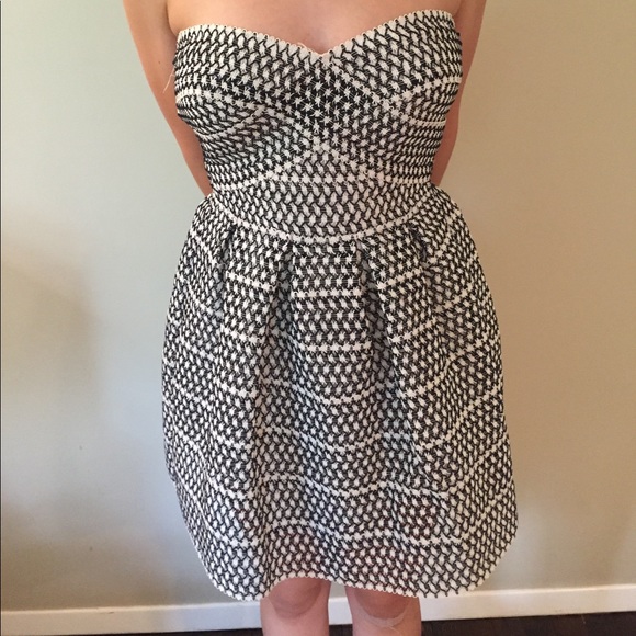 NEW! strapless mini dress - Picture 1 of 2