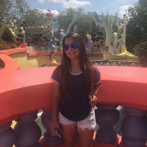 Meet your Posher, Madison